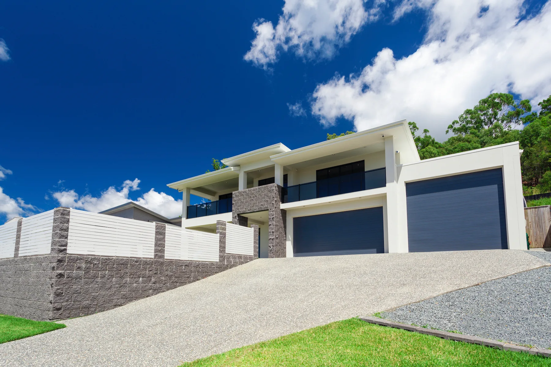 Concrete driveway with exposed aggregate border